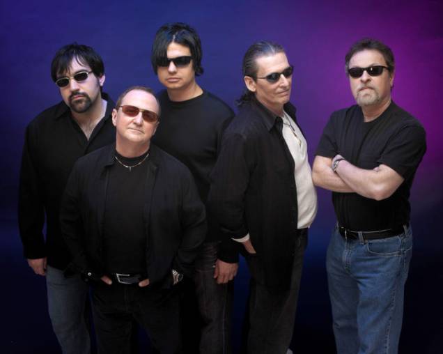 <strong>BLUE ÖYSTER CULT</strong><br /> <br /> A banda de Long Island foi formada nos anos 60, mas só agora, em 2012, é que o Blue Öyster Cult vem ao Brasil pela primeira vez. Muitas das letras, provocativas e ambíguas, são baseadas em literatura de horror e ficção científica. <strong>Onde e Quando: </strong>São Paulo, dia 24 de fevereiro, no HSBC Brasil <strong>Ingressos: </strong>site <a href="https://hsbcbrasil.com.br/shows_detalhe.asp?ID=362" rel="HSBC Brasil" target="_blank">HSBC Brasil</a> <strong>BLUE ÖYSTER CULT</strong><br /> <br /> A banda de Long Island foi formada nos anos 60, mas só agora, em 2012, é que o Blue Öyster Cult vem ao Brasil pela primeira vez. Muitas das letras, provocativas e ambíguas, são baseadas em literatura de horror e ficção científica. <strong>Onde e Quando: </strong>São Paulo, dia 24 de fevereiro, no HSBC Brasil <strong>Ingressos: </strong>site <a href="https://hsbcbrasil.com.br/shows_detalhe.asp?ID=362" rel="HSBC Brasil" target="_blank">HSBC Brasil</a>