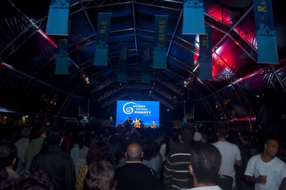 Cerca de 25 mil pessoas vão conferir as atrações internacionais e nacionais do festival Cerca de 25 mil pessoas vão conferir as atrações internacionais e nacionais do festival