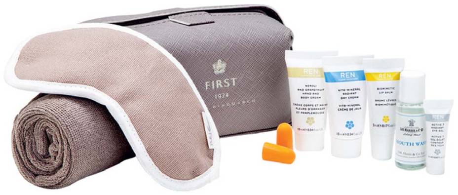 <strong>British Airways (<a href="https://viajeaqui.abril.com.br/cidades/reino-unido-londres" rel="Londres" target="_self">Londres</a>, desde US$ 9 040)</strong>- A handbag superchique da Anya Hindmarch traz cosméticos da REN- Essa marca londrina é famoso pelos produtos bioativos <strong>British Airways (<a href="https://viajeaqui.abril.com.br/cidades/reino-unido-londres" rel="Londres" target="_self">Londres</a>, desde US$ 9 040)</strong>- A handbag superchique da Anya Hindmarch traz cosméticos da REN- Essa marca londrina é famoso pelos produtos bioativos