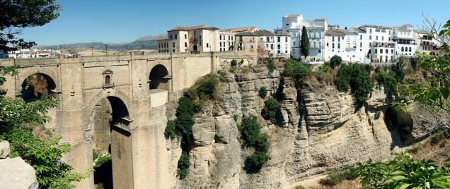 Vista da Cidade Velha de Ronda, com a Ponte Nova em primeiro plano Vista da Cidade Velha de Ronda, com a Ponte Nova em primeiro plano