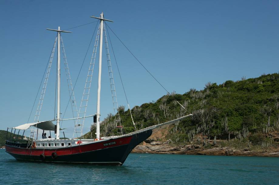 O <a href="https://viajeaqui.abril.com.br/estabelecimentos/br-rj-buzios-atracao-de-escuna" rel="passeio de escuna" target="_blank">passeio de escuna</a> é uma das atividades favoritas dos turistas em <a href="https://viajeaqui.abril.com.br/cidades/br-rj-buzios" rel="Búzios (RJ)" target="_blank">Búzios (RJ)</a> O <a href="https://viajeaqui.abril.com.br/estabelecimentos/br-rj-buzios-atracao-de-escuna" rel="passeio de escuna" target="_blank">passeio de escuna</a> é uma das atividades favoritas dos turistas em <a href="https://viajeaqui.abril.com.br/cidades/br-rj-buzios" rel="Búzios (RJ)" target="_blank">Búzios (RJ)</a>