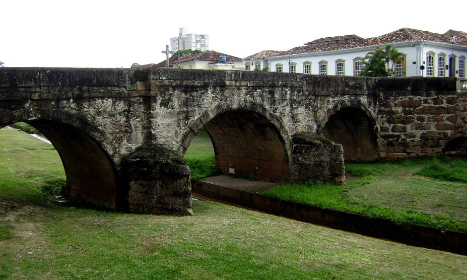 <strong><a href="https://viajeaqui.abril.com.br/cidades/br-mg-sao-joao-del-rei" rel="16. São João Del Rei (MG)" target="_self">16. São João Del Rei (MG)</a></strong> São João del Rei é marcada por casas no estilo colonial e ruas de pedra que lembram em tudo as cidades mais graciosas de <a href="https://viajeaqui.abril.com.br/paises/portugal" rel="Portugal" target="_self">Portugal</a> <strong><a href="https://viajeaqui.abril.com.br/cidades/br-mg-sao-joao-del-rei" rel="16. São João Del Rei (MG)" target="_self">16. São João Del Rei (MG)</a></strong> São João del Rei é marcada por casas no estilo colonial e ruas de pedra que lembram em tudo as cidades mais graciosas de <a href="https://viajeaqui.abril.com.br/paises/portugal" rel="Portugal" target="_self">Portugal</a>