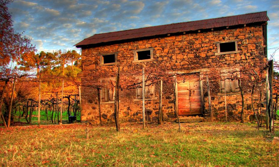 <a href="https://viajeaqui.abril.com.br/cidades/br-rs-bento-goncalves" rel="3. Bento Gonçalves (RS)" target="_self"><strong>1. Bento Gonçalves (RS)</strong></a> Festas, trajes, culinária, arquitetura, cultura… Até o sotaque lembra a fala dos italianos, grandes colonizadores da cidade, localizada na região serrana do <a href="https://viajeaqui.abril.com.br/estados/br-rio-grande-do-sul" rel="Rio Grande do Sul" target="_self">Rio Grande do Sul</a> <a href="https://viajeaqui.abril.com.br/cidades/br-rs-bento-goncalves" rel="3. Bento Gonçalves (RS)" target="_self"><strong>1. Bento Gonçalves (RS)</strong></a> Festas, trajes, culinária, arquitetura, cultura… Até o sotaque lembra a fala dos italianos, grandes colonizadores da cidade, localizada na região serrana do <a href="https://viajeaqui.abril.com.br/estados/br-rio-grande-do-sul" rel="Rio Grande do Sul" target="_self">Rio Grande do Sul</a>