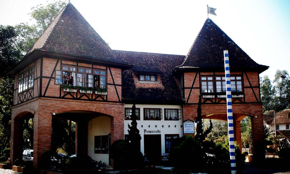 <strong><a href="https://viajeaqui.abril.com.br/cidades/br-sc-pomerode" rel="13. Pomerode (SC)" target="_self">13. Pomerode (SC)</a></strong> É nada menos que a cidade mais alemã do Brasil, com mais de 70% da população com ascendência germânica <strong><a href="https://viajeaqui.abril.com.br/cidades/br-sc-pomerode" rel="13. Pomerode (SC)" target="_self">13. Pomerode (SC)</a></strong> É nada menos que a cidade mais alemã do Brasil, com mais de 70% da população com ascendência germânica