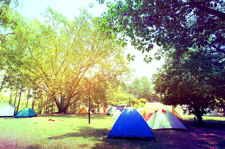 <a href="https://campingchapeudesol.com.br/" rel="Chapéu de Sol Camping e Hospedagem" target="_blank"><strong>Chapéu de Sol </strong><strong>Camping e Hospedagem</strong></a><strong>, <a href="https://viajeaqui.abril.com.br/cidades/br-sp-itu" rel="Itu" target="_self">Itu</a>, <a href="https://viajeaqui.abril.com.br/estados/br-sao-paulo" rel="São Paulo" target="_self">São Paulo</a></strong>    A cidade do exagero, onde quase tudo adquire tamanhos exorbitantes, é cercada por uma natureza privilegiada. Aqui, estão lindas fazendas dos séculos 18 e 19 e alguns dos melhores campings do país. No Chapéu de Sol, por exemplo, há piscinas e cachoeiras artificiais, com paisagens ideais pra curtir com crianças