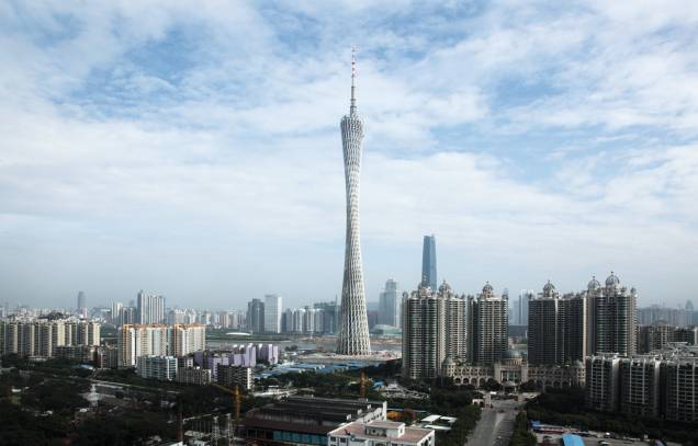 <strong>3 - Canton Tower (Guangzhou TV Astronomical and Sightseeing Tower) - Guangzhou, <a href="https://viajeaqui.abril.com.br/paises/china" rel="China" target="_blank">China</a></strong> Mais alta torre do mundo até a conclusão da Tokyo Skytree, a <a href="https://gztvtower.info/" rel="Canton Tower" target="_blank">Canton Tower</a> fica na China e tem <strong>600 metros de altura</strong>. Há vários restaurantes e observatórios - o mais alto dele tem 460 metros. <strong>3 - Canton Tower (Guangzhou TV Astronomical and Sightseeing Tower) - Guangzhou, <a href="https://viajeaqui.abril.com.br/paises/china" rel="China" target="_blank">China</a></strong> Mais alta torre do mundo até a conclusão da Tokyo Skytree, a <a href="https://gztvtower.info/" rel="Canton Tower" target="_blank">Canton Tower</a> fica na China e tem <strong>600 metros de altura</strong>. Há vários restaurantes e observatórios - o mais alto dele tem 460 metros.
