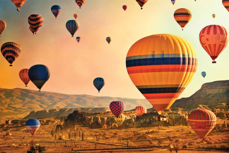 <strong>Capadócia – 6 noites – R$ 4 330</strong><br /> Istambul, Capadocia e Ankara são as cidades previstas no roteiro. Inclui passagem aérea, guia espanhol, traslados e hospedagens com café da manhã, 1 almoço e 3 jantares<br /> <br /> <strong>Quando:</strong> saídas de 1º de outubro a 10 de dezembro<br /> <strong>Pagamento:</strong> à vista ou R$ 1 085 + 11 vezes de R$ 295<br /> <strong>Quem leva: </strong>a <strong>Queensberry</strong> tel (11) 3217-7600 / site <a href="https://www.queensberry.com.br" rel="www.queensberry.com.br">www.queensberry.com.br</a> <strong>Capadócia – 6 noites – R$ 4 330</strong><br /> Istambul, Capadocia e Ankara são as cidades previstas no roteiro. Inclui passagem aérea, guia espanhol, traslados e hospedagens com café da manhã, 1 almoço e 3 jantares<br /> <br /> <strong>Quando:</strong> saídas de 1º de outubro a 10 de dezembro<br /> <strong>Pagamento:</strong> à vista ou R$ 1 085 + 11 vezes de R$ 295<br /> <strong>Quem leva: </strong>a <strong>Queensberry</strong> tel (11) 3217-7600 / site <a href="https://www.queensberry.com.br" rel="www.queensberry.com.br">www.queensberry.com.br</a>