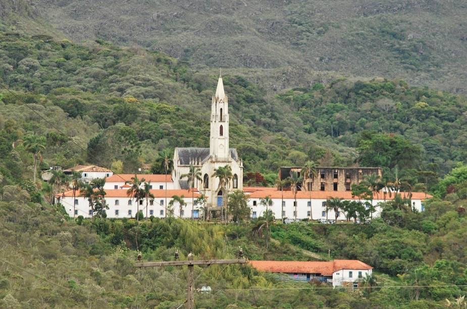 Santuário Nossa Senhora Mãe dos Homens, do Parque Natural do Caraça, em Santa Bárbara, Minas Gerais Santuário Nossa Senhora Mãe dos Homens, do Parque Natural do Caraça, em Santa Bárbara, Minas Gerais
