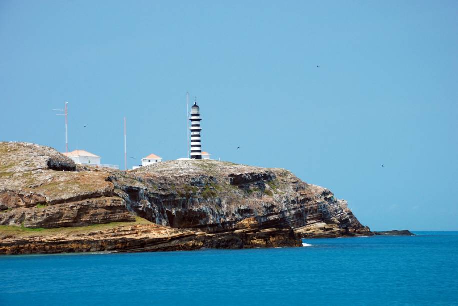 <strong>Parque Nacional Marinho dos Abrolhos, Bahia — </strong>Águas cristalinas deixam a mostra cardumes de peixes, tartarugas marinhas, baleias jubarte e recifes de corais no Parque Nacional Marinho dos Abrolhos, Bahia