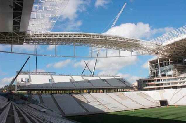 <a href="https://viajeaqui.abril.com.br/estabelecimentos/br-sp-sao-paulo-atracao-estadio-arena-corinthians" rel="Arena Corinthians – São Paulo: " target="_blank"><strong>Arena Corinthians – São Paulo: </strong></a>Também apelidado como “Itaquerão”, o mais aguardado estádio para a Copa tem projeto grandioso: 89 camarotes, 59 lojas, quatro restaurantes, auditório com 400 lugares, salão de eventos para 3 mil pessoas e banheiros com telas que transmitem o jogo. Uma das fachadas laterais ostentará o maior telão de LED em estádio do planeta, com 170 m de largura por 20 m de altura. <a href="https://viajeaqui.abril.com.br/estabelecimentos/br-sp-sao-paulo-atracao-estadio-arena-corinthians" rel="Arena Corinthians – São Paulo: " target="_blank"><strong>Arena Corinthians – São Paulo: </strong></a>Também apelidado como “Itaquerão”, o mais aguardado estádio para a Copa tem projeto grandioso: 89 camarotes, 59 lojas, quatro restaurantes, auditório com 400 lugares, salão de eventos para 3 mil pessoas e banheiros com telas que transmitem o jogo. Uma das fachadas laterais ostentará o maior telão de LED em estádio do planeta, com 170 m de largura por 20 m de altura.