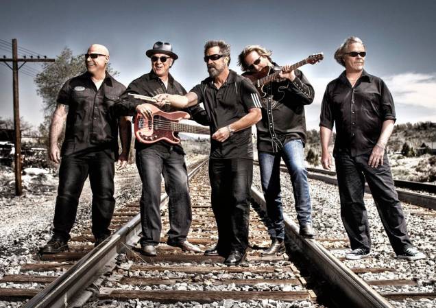 <strong>CREEDENCE CLEARWATER REVISITED</strong><br /> <br /> O baixista Stu Cook e o baterista Doug Clifford, remanescentes na banda Creedence Clearwater Revival, se juntaram novamente e formaram a versão Revisited. Para quem curte rock clássico dos bons, é a chance perfeita de ouvir <em>Proud Mary, Suzie Q, Bad Moon Rising</em> e <em>Have You Ever Seen the Rain?</em> <strong>Onde e Quando: </strong>Curitiba (PR), dia 14 de março, no Teatro Positivo. Foz do Iguaçu (PR), dia 18, no Ono Teatro Bar. Rio de Janeiro, dia 18, no Citibank Hall. Florianópolis (SC), dia 24, no Centro Sul. E em São Paulo, dia 25, no Credicard Hall <strong>Ingressos: </strong>em Curitiba estão à venda no site <a href="https://www.diskingressos.com.br/loja/produto-228105-1686-1403_creedence_clearwater_revisitedbr_local_teatro_positivo" rel="Disk Ingressos" target="_blank">Disk Ingressos</a> e os de Foz do Iguaçu e Florianópolis estão no <a href="https://www.blueticket.com.br/" rel="Blue Ticket" target="_blank">Blue Ticket</a>. Rio e São Paulo estão no site <a href="https://premier.ticketsforfun.com.br/shows/show.aspx?sh=CREEDENC12 " rel="Tickets for Fun." target="_blank">Tickets for Fun</a> <strong>CREEDENCE CLEARWATER REVISITED</strong><br /> <br /> O baixista Stu Cook e o baterista Doug Clifford, remanescentes na banda Creedence Clearwater Revival, se juntaram novamente e formaram a versão Revisited. Para quem curte rock clássico dos bons, é a chance perfeita de ouvir <em>Proud Mary, Suzie Q, Bad Moon Rising</em> e <em>Have You Ever Seen the Rain?</em> <strong>Onde e Quando: </strong>Curitiba (PR), dia 14 de março, no Teatro Positivo. Foz do Iguaçu (PR), dia 18, no Ono Teatro Bar. Rio de Janeiro, dia 18, no Citibank Hall. Florianópolis (SC), dia 24, no Centro Sul. E em São Paulo, dia 25, no Credicard Hall <strong>Ingressos: </strong>em Curitiba estão à venda no site <a href="https://www.diskingressos.com.br/loja/produto-228105-1686-1403_creedence_clearwater_revisitedbr_local_teatro_positivo" rel="Disk Ingressos" target="_blank">Disk Ingressos</a> e os de Foz do Iguaçu e Florianópolis estão no <a href="https://www.blueticket.com.br/" rel="Blue Ticket" target="_blank">Blue Ticket</a>. Rio e São Paulo estão no site <a href="https://premier.ticketsforfun.com.br/shows/show.aspx?sh=CREEDENC12 " rel="Tickets for Fun." target="_blank">Tickets for Fun</a>