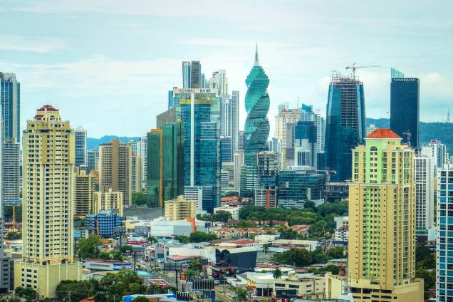 <strong>Cidade do Panamá, <a href="https://viajeaqui.abril.com.br/paises/panama" rel="Panamá" target="_blank">Panamá</a> — QUATRO NOITES ECONÔMICAS</strong> São 4 noites no <a href="https://www.eurohotelpanama.com/" rel="Eurohotel" target="_blank">Eurohotel</a>, com tour de compras. <strong>Quando:</strong> em 17/12 <strong>Quem leva:</strong> <a href="https://www.agaxturviagens.com.br/" rel="AGAXTUR" target="_blank">AGAXTUR</a> - (11) 3067-0900 <strong>Quanto:</strong> US$ 893 <strong>Cidade do Panamá, <a href="https://viajeaqui.abril.com.br/paises/panama" rel="Panamá" target="_blank">Panamá</a> — QUATRO NOITES ECONÔMICAS</strong> São 4 noites no <a href="https://www.eurohotelpanama.com/" rel="Eurohotel" target="_blank">Eurohotel</a>, com tour de compras. <strong>Quando:</strong> em 17/12 <strong>Quem leva:</strong> <a href="https://www.agaxturviagens.com.br/" rel="AGAXTUR" target="_blank">AGAXTUR</a> - (11) 3067-0900 <strong>Quanto:</strong> US$ 893