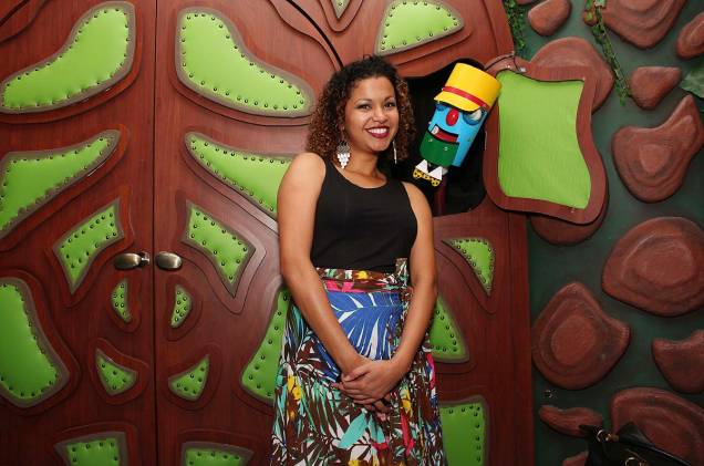 Cinthya Rachel, que fazia a esperta Biba, visita o museu - não sem antes dizer a senha ao porteiro! Cinthya Rachel, que fazia a esperta Biba, visita o museu - não sem antes dizer a senha ao porteiro!