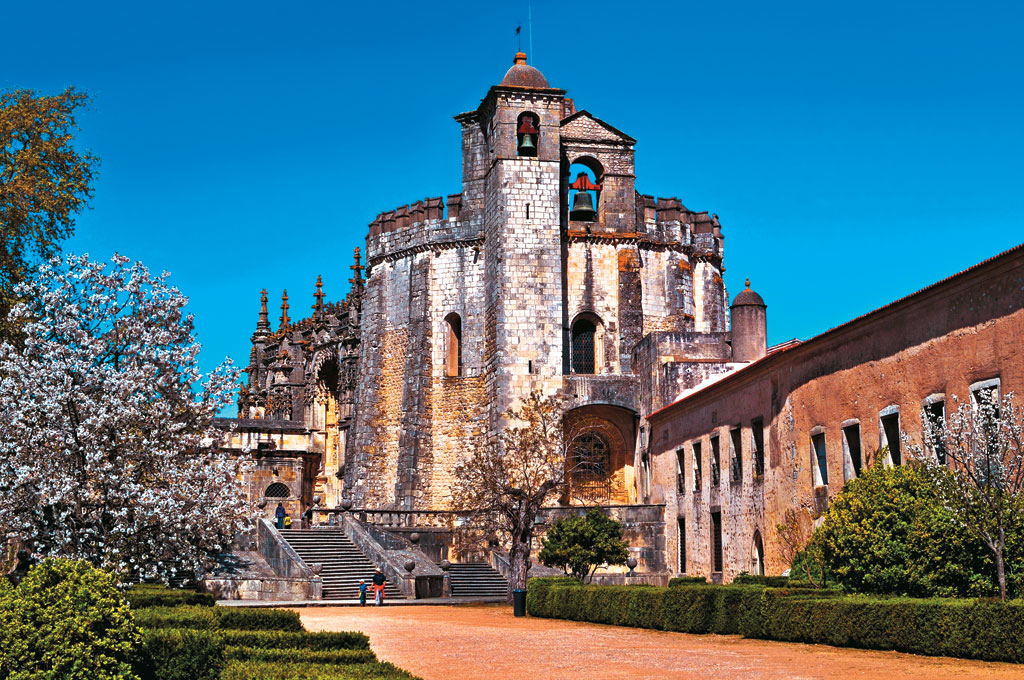 O <strong>Convento de Cristo</strong>, em Tomar O <strong>Convento de Cristo</strong>, em Tomar