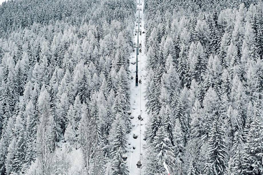 Vista de <a href="https://viajeaqui.abril.com.br/materias/courchevel-conheca-a-vila-criada-para-ser-um-resort-de-esqui" rel="Courchevel" target="_blank">Courchevel</a>, um dos resorts mais luxuosos do mundo, nos <a href="https://viajeaqui.abril.com.br/cidades/franca-alpes-franceses" rel="Alpes Franceses" target="_blank">Alpes Franceses</a> Vista de <a href="https://viajeaqui.abril.com.br/materias/courchevel-conheca-a-vila-criada-para-ser-um-resort-de-esqui" rel="Courchevel" target="_blank">Courchevel</a>, um dos resorts mais luxuosos do mundo, nos <a href="https://viajeaqui.abril.com.br/cidades/franca-alpes-franceses" rel="Alpes Franceses" target="_blank">Alpes Franceses</a>