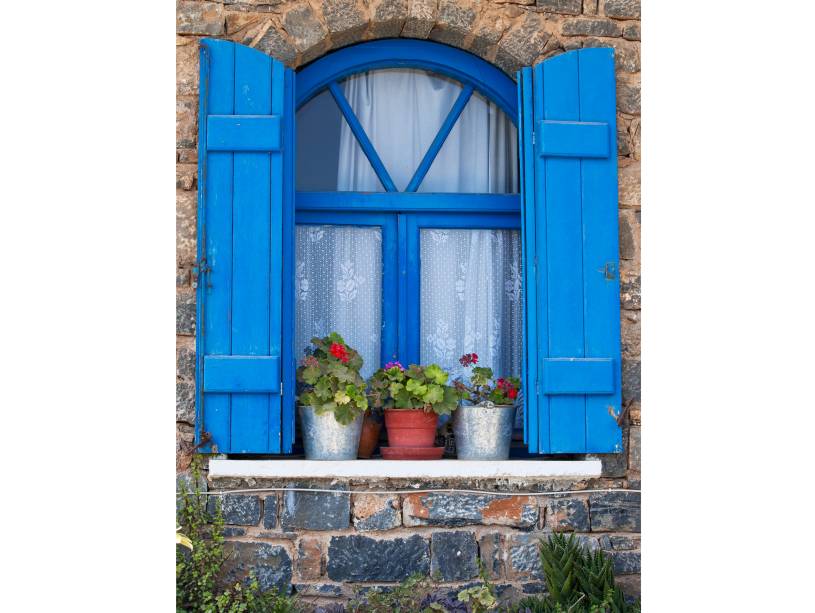 <strong> <a href="https://viajeaqui.abril.com.br/cidades/grecia-creta" rel="Ilha de Creta" target="_blank">Ilha de Creta</a>, <a href="https://viajeaqui.abril.com.br/paises/grecia" rel="Grécia" target="_blank">Grécia</a></strong> Sem deixar o azul de lado, exemplos de janelas mais campestres, mas com muito capricho, podem ser encontrados em Creta, a maior ilha grega <strong> <a href="https://viajeaqui.abril.com.br/cidades/grecia-creta" rel="Ilha de Creta" target="_blank">Ilha de Creta</a>, <a href="https://viajeaqui.abril.com.br/paises/grecia" rel="Grécia" target="_blank">Grécia</a></strong> Sem deixar o azul de lado, exemplos de janelas mais campestres, mas com muito capricho, podem ser encontrados em Creta, a maior ilha grega