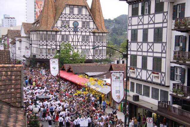 Oktoberfest 2012 nas ruas de Blumenau Oktoberfest 2012 nas ruas de Blumenau