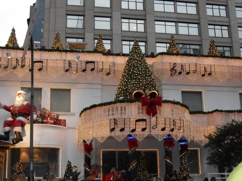 Decoração do banco Itaú na<strong> Avenida Paulista </strong>no Natal de 2009, em São Paulo (SP)