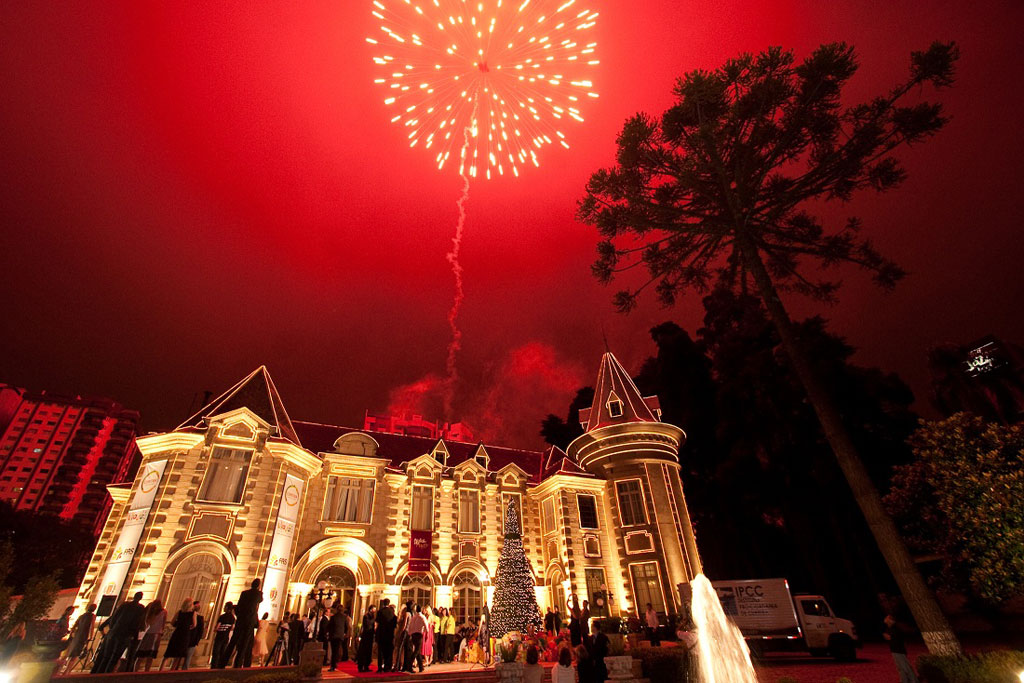 Castelo do Batel, com decora&ccedil;&atilde;o de Natal