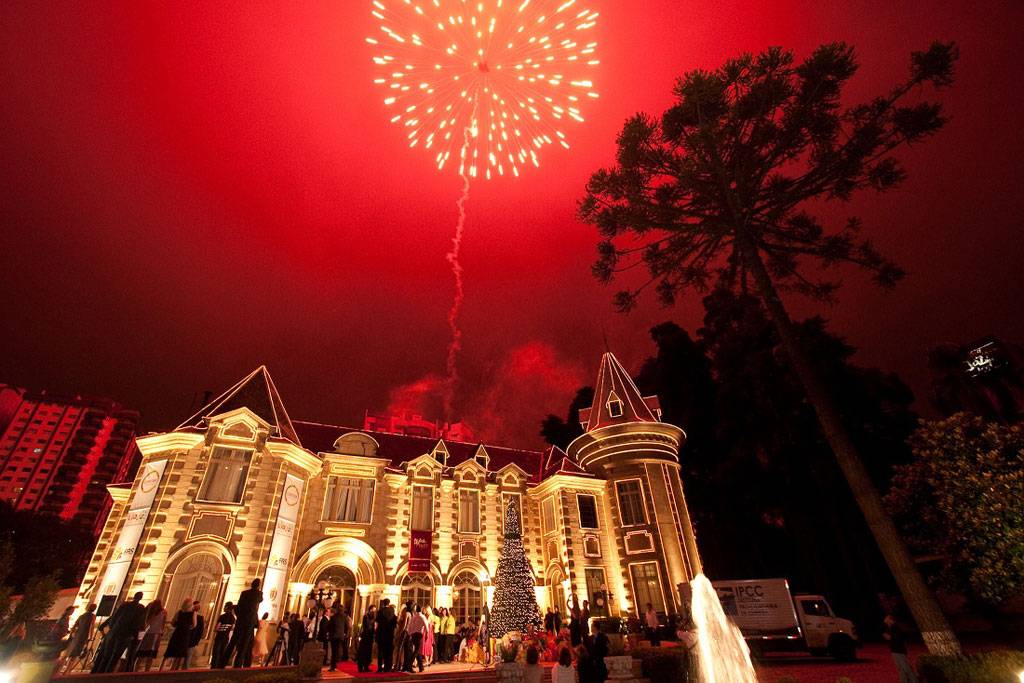 Castelo do Batel, com decora&ccedil;&atilde;o de Natal