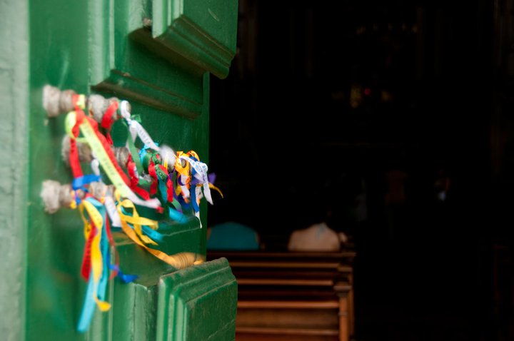 As fitas na porta da Igreja do Nosso Senhor do Bonfim, em Salvador, na Bahia