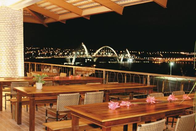 O restaurante Mangai, especialista na culinária sertaneja, serve carne de sol com nata, baião de dois, macaxeira e feijão-verde O restaurante Mangai, especialista na culinária sertaneja, serve carne de sol com nata, baião de dois, macaxeira e feijão-verde