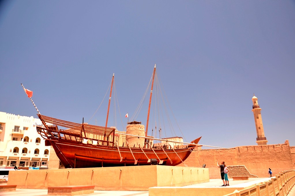 O Dubai Museum, instalado no antigo forte Al-Fahidi, &eacute; uma excelente introdu&ccedil;&atilde;o &agrave; hist&oacute;ria local