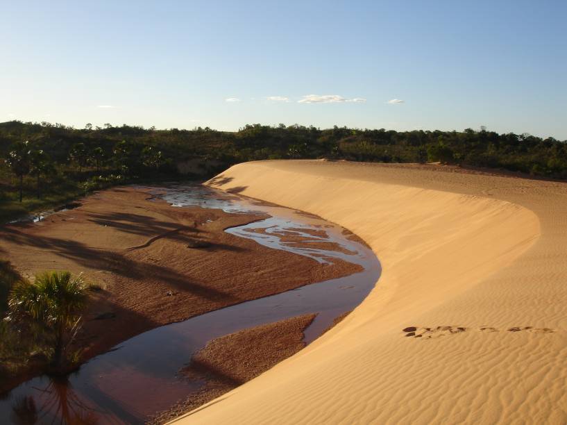 <a href="https://viajeaqui.abril.com.br/cidades/br-to-jalapao" rel="Jalapão" target="_blank"><strong>Jalapão</strong></a>    Mais dunas de areia cercadas de mata verde no Jalapão, Tocantins