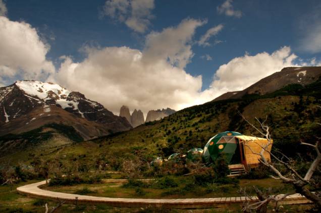O Eco Camp possui opções de barracas standard, com banheiros compartilhados, e suítes, com banheiro privativo e fogão a lenha. Eles vêm até com um sistema de compostagem de resíduos O Eco Camp possui opções de barracas standard, com banheiros compartilhados, e suítes, com banheiro privativo e fogão a lenha. Eles vêm até com um sistema de compostagem de resíduos
