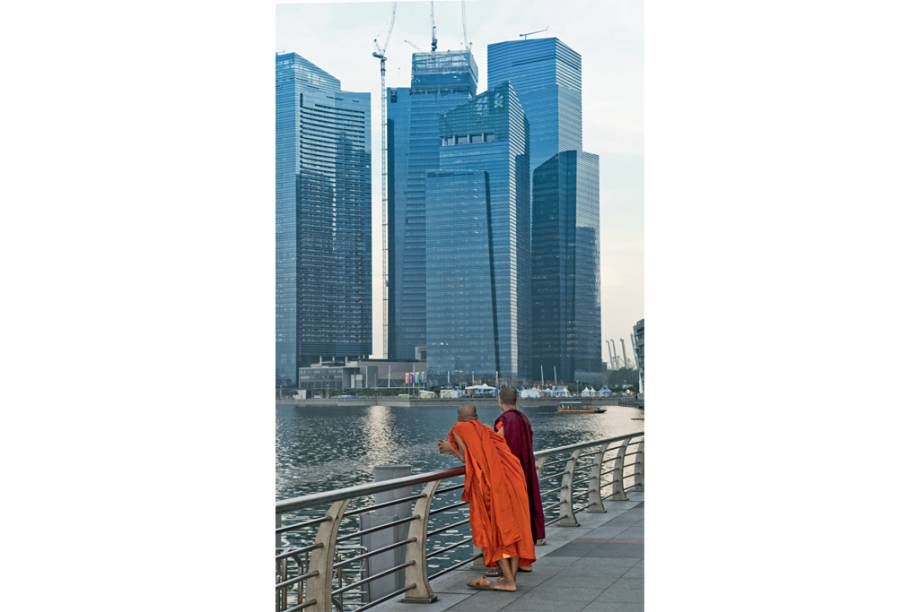 Um skyline digno de devoção na Baía de Cingapura Um skyline digno de devoção na Baía de Cingapura