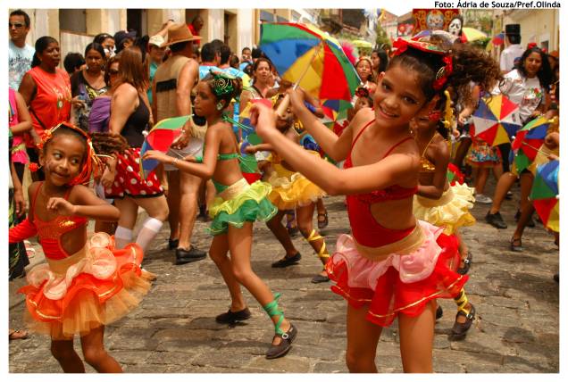 Bloco de rua Eu Acho É Pouquinho anima as crianças no Carnaval de Olinda, em Pernambuco Bloco de rua Eu Acho É Pouquinho anima as crianças no Carnaval de Olinda, em Pernambuco