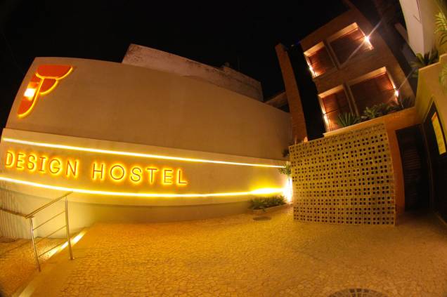 Fachada do F Design Hostel, em Salvador, Bahia Fachada do F Design Hostel, em Salvador, Bahia