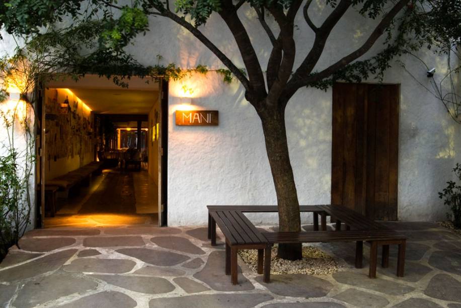 Fachada do novo restaurante tr&ecirc;s estrelas de S&atilde;o Paulo, o Man&iacute;