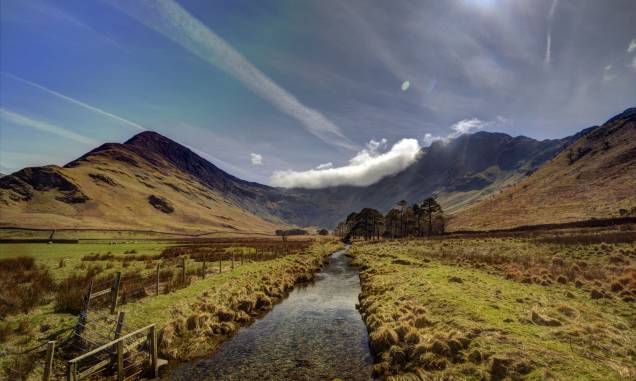 O caminho íngreme da Fleetwith Pike, em Buttermere, <a href="https://viajeaqui.abril.com.br/paises/reino-unido?iframe=true" rel="Reino Unido" target="_self">Reino Unido</a> O caminho íngreme da Fleetwith Pike, em Buttermere, <a href="https://viajeaqui.abril.com.br/paises/reino-unido?iframe=true" rel="Reino Unido" target="_self">Reino Unido</a>