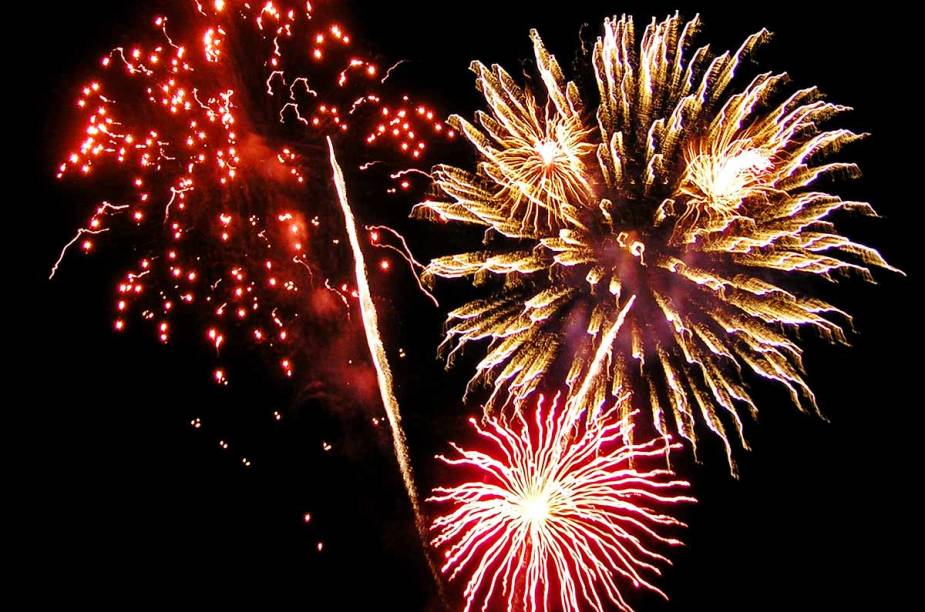 <strong>Festival Internacional de Fogos de Scheveningen, <a href="https://viajeaqui.abril.com.br/cidades/holanda-haia" rel="Haia" target="_blank">Haia</a></strong>    O festival abrange várias noites e é realizado na praia de Scheveningen. Além dos fogos, há engolidores de fogo, malabaristas e grupos musicais <strong>Festival Internacional de Fogos de Scheveningen, <a href="https://viajeaqui.abril.com.br/cidades/holanda-haia" rel="Haia" target="_blank">Haia</a></strong>    O festival abrange várias noites e é realizado na praia de Scheveningen. Além dos fogos, há engolidores de fogo, malabaristas e grupos musicais