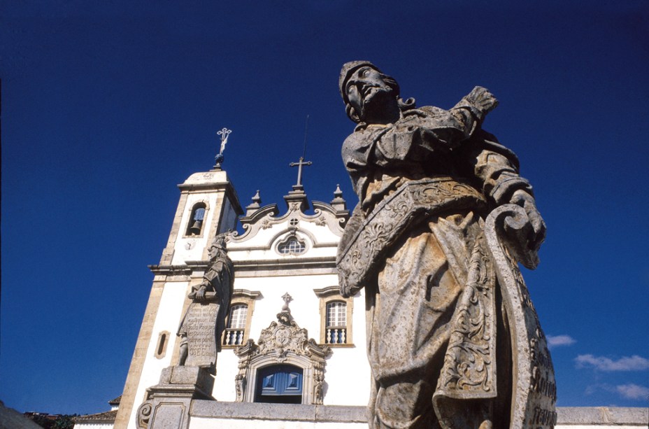 <strong>5. Congonhas (1 dia) </strong>Os 12 profetas de pedra-sabão, obra-prima de Aleijadinho, brilham na Basílica do Senhor Bom Jesus de Matosinhos. Bastam duas horas para conhecer todo o conjunto – e sair de queixo caído.