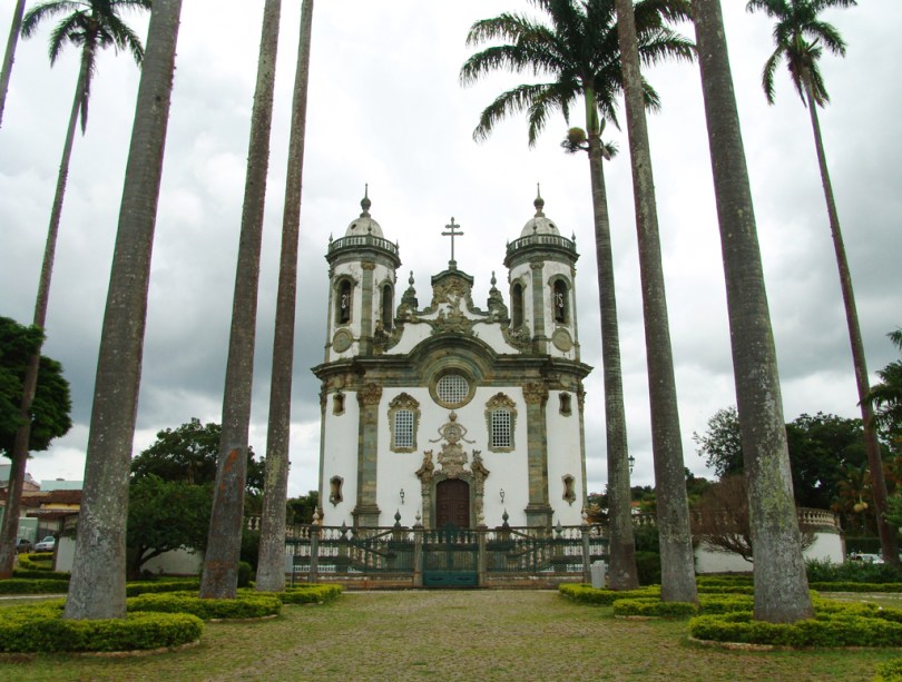 <strong>6. São João Del Rei (2 dias) </strong>Acessível via Tiradentes (de carro pela BR-040 ou de mariafumaça) ou diretamente pela BR-383, a cidade preserva <strong>belas construções no Centro Histórico</strong> e o lindo artesanato em estanho.