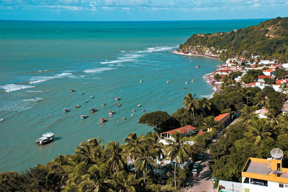 A <strong>Praia da Pipa</strong> é a queridinha do turismo potiguar devido a suas lindas praias, golfinhos, bons hotéis e noite agitadíssima