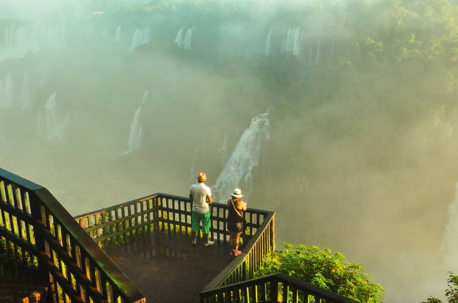 Um dos mirantes conectados pelas escadarias e passarelas do parque nacional