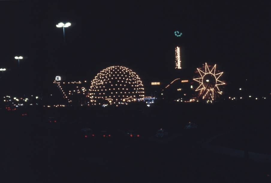 Vista Noturna do Playcenter, em São Paulo (1985)