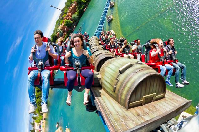 <strong>10. PortAventura – Salou, <a href="https://viajeaqui.abril.com.br/paises/espanha" rel="Espanha " target="_blank">Espanha </a></strong> O parque temático mais famoso da Espanha fica a uma hora de Barcelona e é dividido em seis áreas: “Meditarrània”, “Polynesia”, “China”, “México”, “Far West” e “SésamoAventura”. As atrações mais reconhecidas são montanhas-russas radicais e show temáticos <strong>10. PortAventura – Salou, <a href="https://viajeaqui.abril.com.br/paises/espanha" rel="Espanha " target="_blank">Espanha </a></strong> O parque temático mais famoso da Espanha fica a uma hora de Barcelona e é dividido em seis áreas: “Meditarrània”, “Polynesia”, “China”, “México”, “Far West” e “SésamoAventura”. As atrações mais reconhecidas são montanhas-russas radicais e show temáticos