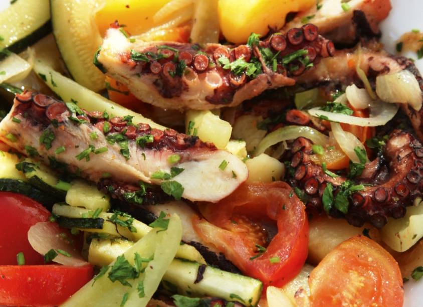 A gastronomia croata é, tal como suas vizinhas adriáticas, muito rica em pescados e vegetais frescos A gastronomia croata é, tal como suas vizinhas adriáticas, muito rica em pescados e vegetais frescos