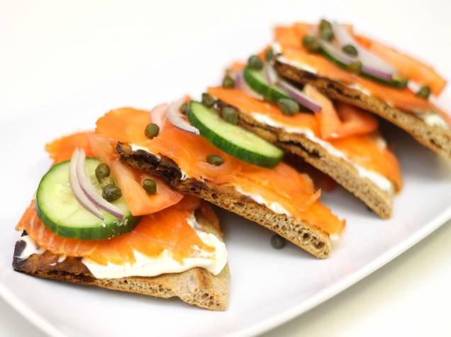 <strong><a href="https://www.gilanosh.com/" rel="Gilas Nosh" target="_blank">Gilas Nosh</a></strong> A chef que dá nome à casa aposta em receitas mediterrâneas pra atrair a clientela. Prove das de<strong> cream cheese com salmão e alcaparras </strong>ou dos deliciosos sanduíches de falafel. <em>221 E 23rd St, 10010 </em> <strong><a href="https://www.gilanosh.com/" rel="Gilas Nosh" target="_blank">Gilas Nosh</a></strong> A chef que dá nome à casa aposta em receitas mediterrâneas pra atrair a clientela. Prove das de<strong> cream cheese com salmão e alcaparras </strong>ou dos deliciosos sanduíches de falafel. <em>221 E 23rd St, 10010 </em>