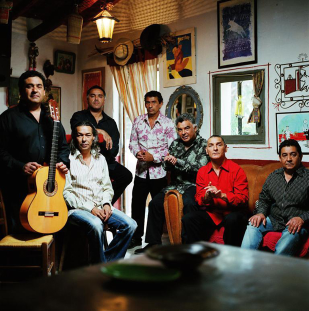 <strong>GIPSY KINGS</strong><br /> <br /> Eles são uma banda formada por ciganos que tocam rumba flamenca, um estilo musical variante do flamenco tradicional que é repleto de romantismo e violões marcantes. Eles são extremamente populares na França e no Reino Unido, mas você com certeza conhece os hits <em>Bamboleo, Volare </em>e <em>Djoli Djola</em>. <strong>Onde e Quando</strong>: Rio de Janeiro, dia 27 de março, no Citibank Hall. São Paulo, dia 28, no Credicard Hall <strong>Ingressos: </strong>site <a href="https://premier.ticketsforfun.com.br/shows/show.aspx?sh=GIPSYKUB12 " rel="Tickets for Fun" target="_blank">Tickets for Fun</a> <strong>GIPSY KINGS</strong><br /> <br /> Eles são uma banda formada por ciganos que tocam rumba flamenca, um estilo musical variante do flamenco tradicional que é repleto de romantismo e violões marcantes. Eles são extremamente populares na França e no Reino Unido, mas você com certeza conhece os hits <em>Bamboleo, Volare </em>e <em>Djoli Djola</em>. <strong>Onde e Quando</strong>: Rio de Janeiro, dia 27 de março, no Citibank Hall. São Paulo, dia 28, no Credicard Hall <strong>Ingressos: </strong>site <a href="https://premier.ticketsforfun.com.br/shows/show.aspx?sh=GIPSYKUB12 " rel="Tickets for Fun" target="_blank">Tickets for Fun</a>