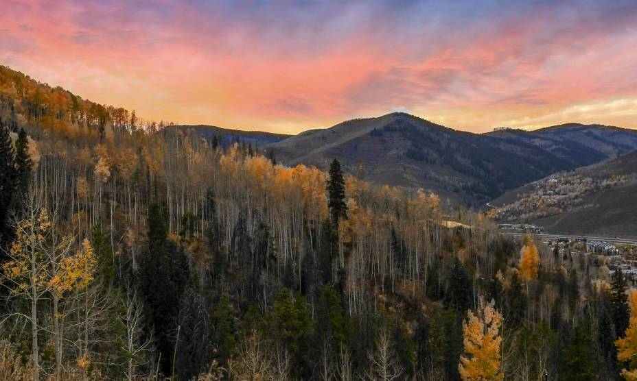 O incrível pôr do Sol em Vail, Colorado, <a href="https://viajeaqui.abril.com.br/paises/estados-unidos" rel="EUA" target="_self">EUA</a>
