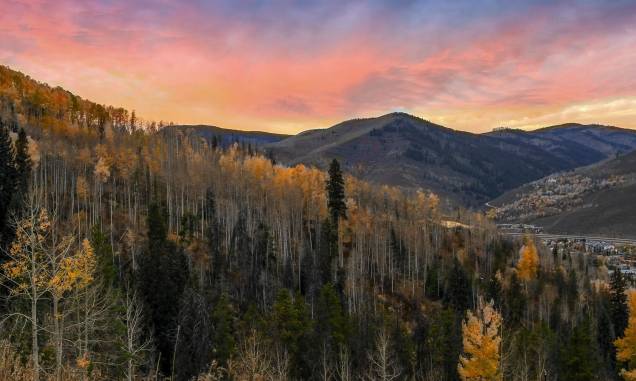 O incrível pôr do Sol em Vail, Colorado, <a href="https://viajeaqui.abril.com.br/paises/estados-unidos" rel="EUA" target="_self">EUA</a> O incrível pôr do Sol em Vail, Colorado, <a href="https://viajeaqui.abril.com.br/paises/estados-unidos" rel="EUA" target="_self">EUA</a>