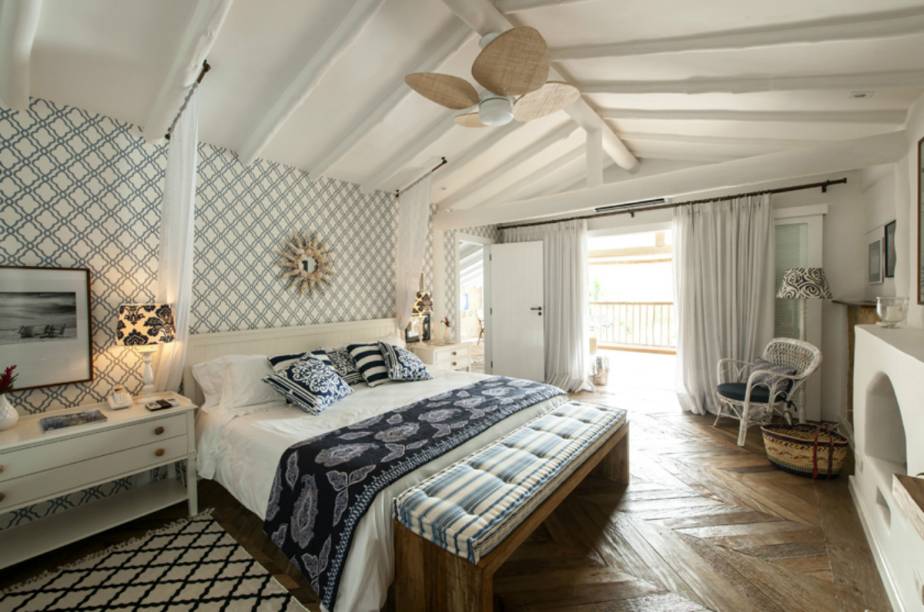 <strong>TW Guaimb&ecirc; Exclusive Suites, em Ilhabela (SP)</strong>                            Sofistica&ccedil;&atilde;o &eacute; a palavra para descrever o TW Guaimb&ecirc; Exclusive Suites. &Agrave; beira da praia, o hotel tem todos os confortos para que voc&ecirc; curta tranquilamente a paisagem &uacute;nica de Ilhabela.