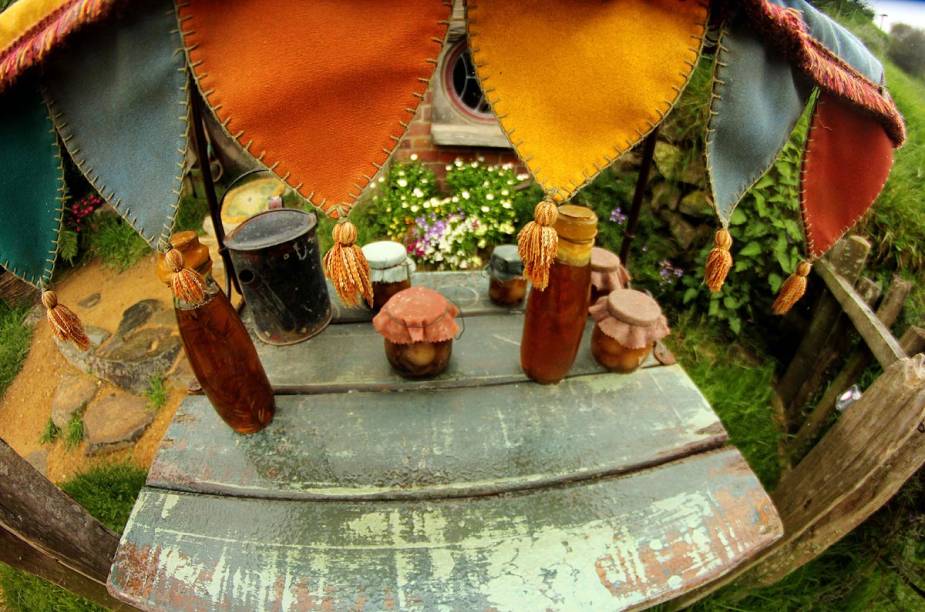 Vendinhas e detalhes enchem o cenário de realidade Vendinhas e detalhes enchem o cenário de realidade