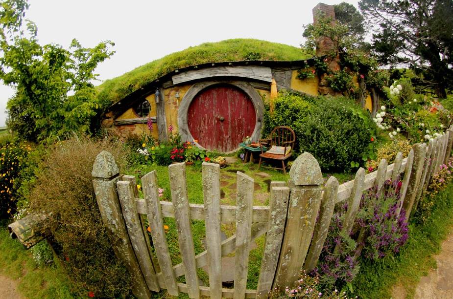 De acordo com gerente de vendas, Henry Horny, o passeio por Hobbiton é como se os turistas entrassem no mundo do filme De acordo com gerente de vendas, Henry Horny, o passeio por Hobbiton é como se os turistas entrassem no mundo do filme