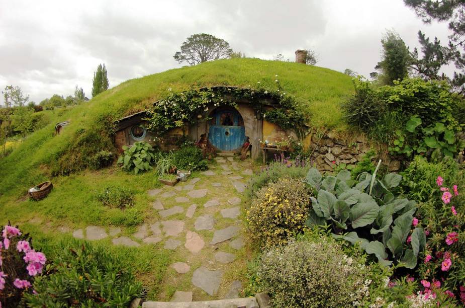 Cada uma das 44 casinhas de Hobbiton tem tamanho, cor e decoração diferentes Cada uma das 44 casinhas de Hobbiton tem tamanho, cor e decoração diferentes